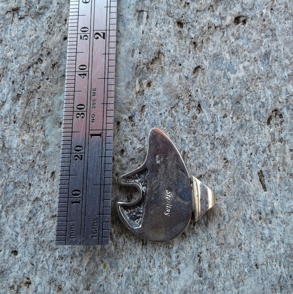 Sterling silver inlaid bear fetish pendant - Picture 3 of 5